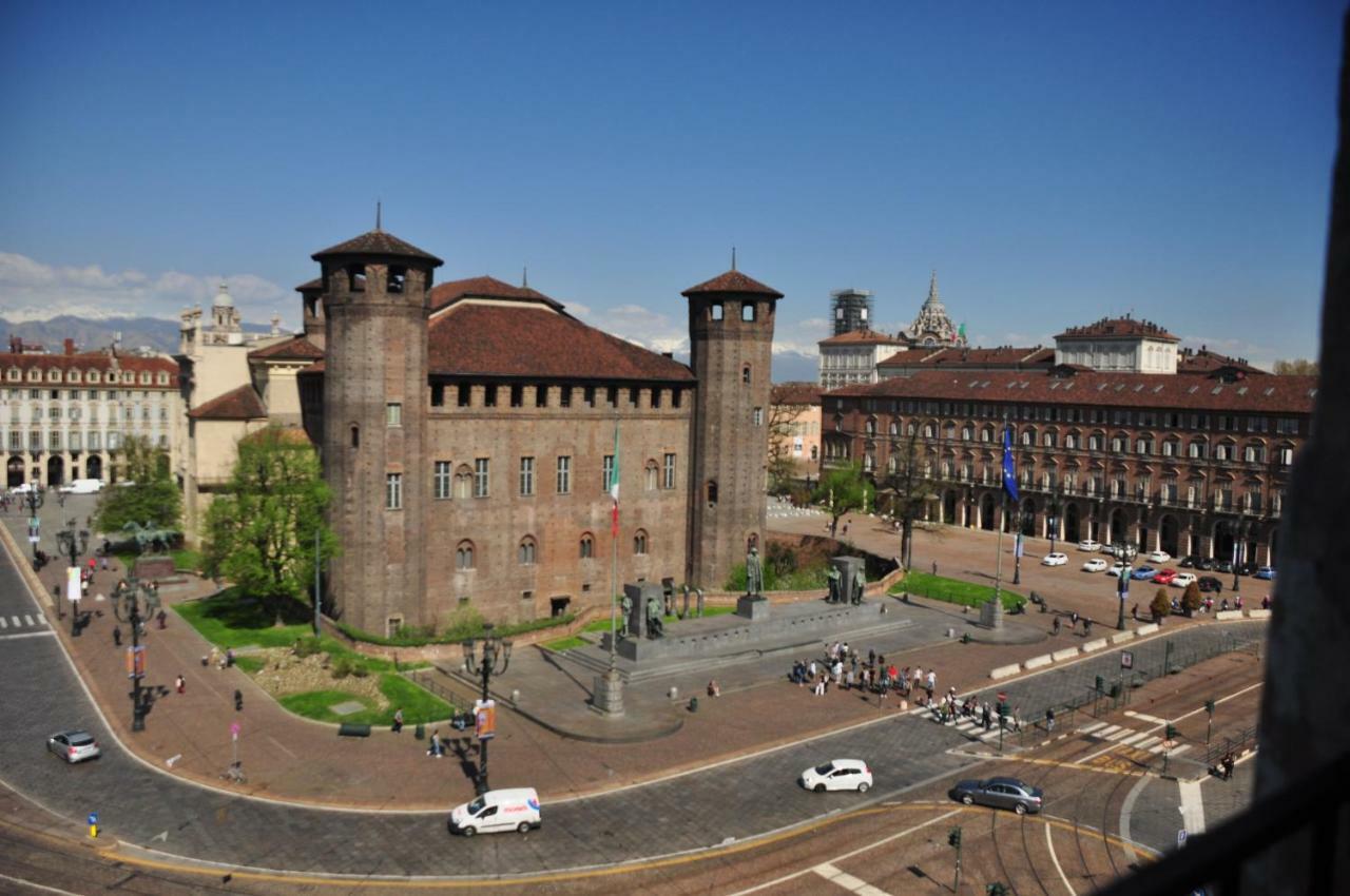 Апартаменти Mansarda In Piazza Castello Турин Екстер'єр фото